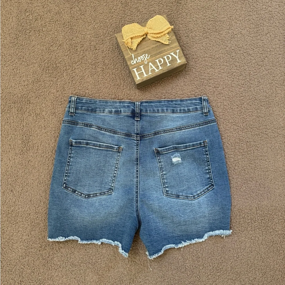 Refuge Button Front Distressed Midi Shorts - Picture 6 of 6